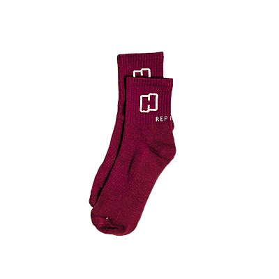 H103 // ESSENTIAL Crew Socks- Maroon